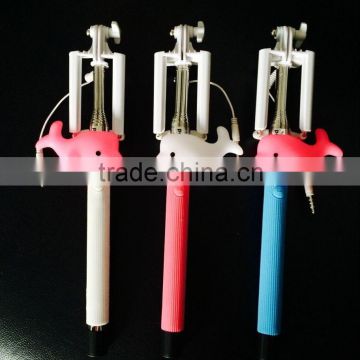nice Hottest selling foldable wired monopod with cute toy whale take artifact