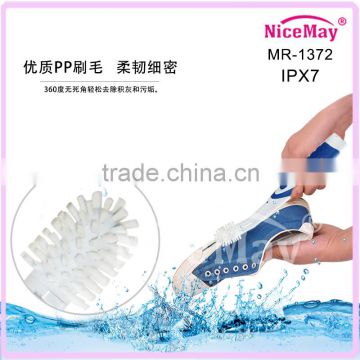 Power cleansing brush with ergonomic and long handle MR-1372