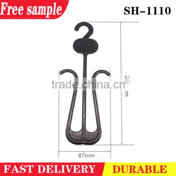 Plastic display shoes hanger hoor from china