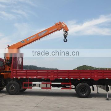 hand operated lifting equipment on truck, Model No.:SQ12S4, 12ton truck crane with telescopic booms.