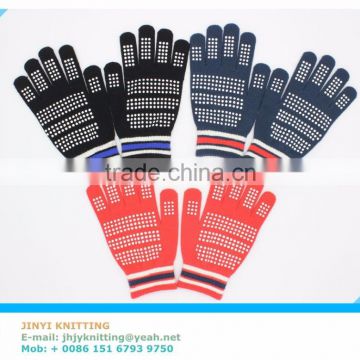 Hot sale safety winter heated gloves,100% acrylic knitted slip-proof gloves,OEM heated gloves