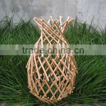 Expandable willow obelisk