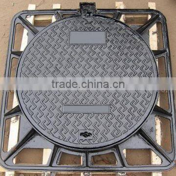 Cast nodular iron trench manhole covering