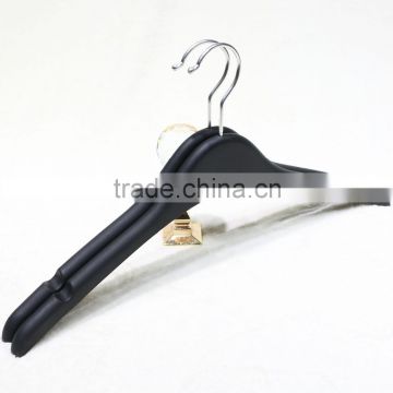 Manufacturer clothes hanger and plastic clothes hanger wholesale for display
