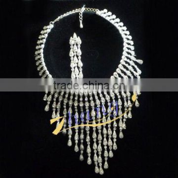 wedding jewelry set decorated with rhinestone
