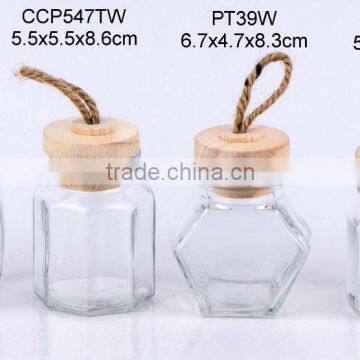 CCP520W glass spice jar with wooden lid