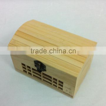 high quality unfinished wooden treasure chest storage box with metal lock lattice pine