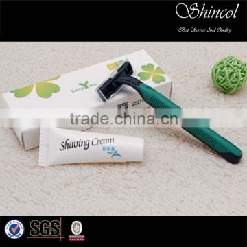 supply good quality and price hotel shaving kit