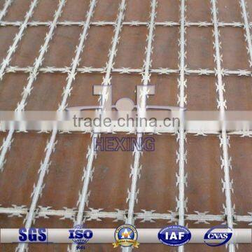 opening 50x150mm bto-22 galvanized welded razor wire mesh fence