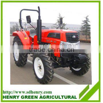 4WD tractor fertilizer spreader