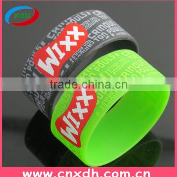 Alibaba China recognized hand bracelet silicone wristband rubber bracelet