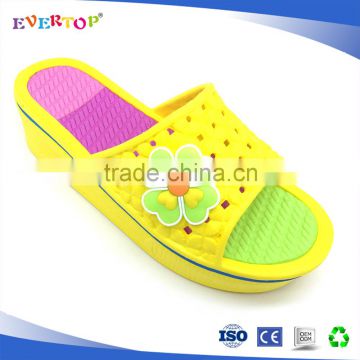 2017 new deisgn yellow color with small follower ornament platform women summer slippers