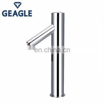 High Quality Automatic Water Kitchen Faucet