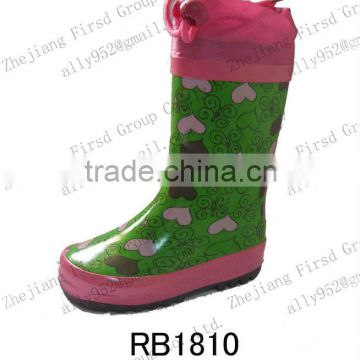 2013 kids' lovely rubber rain boots with heart pattern
