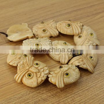 OB019 Lifelike hand carved Oxen Bone owl head charm beads