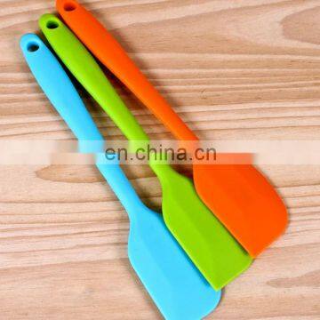 100% food-grade silicone rubber scraper for cake decoration