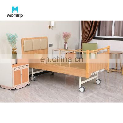 Hot Sale Hospital Equipment Medical Nursing Bed 2 Cranks Multi Function Manual Hospital Bed With Wooden Headboard