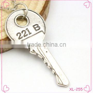 Best selling fashion factory jewellry silver plated key pendant necklace