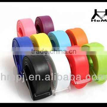 2013 popular colorful silicone belt with plastic buckle