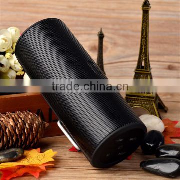 2016 Factory Wholesales Outdoor Portable Wireless Speakers Bluetooth Speakers With TF Card Hand