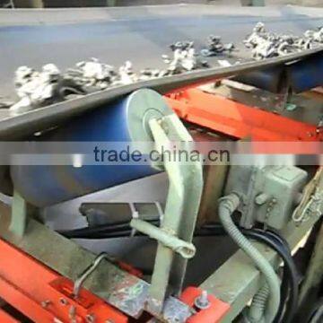 Roller conveyor scales for conveyor weighing of bulk materials