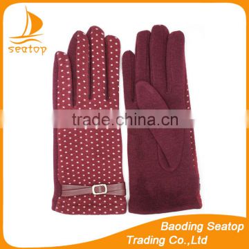 Women's fingered spandex velvet dot gloves for wholesale