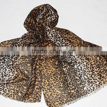 leopard-print wool scarf