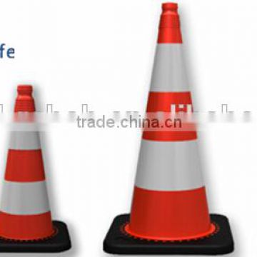 European stardand black base reflective PVC traffic cone