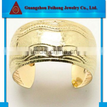 2014 New fashion guangzhou supplies gold bangle bracelets