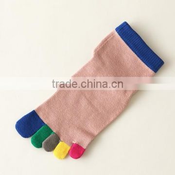 OEM Design Bright Colored High Quality Winter Christmas Womens Thick Cotton Custom Warm Fuzzy Toe Socks