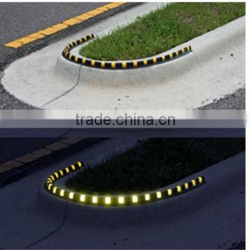Traffic road safety curb stone refectors road side delineator