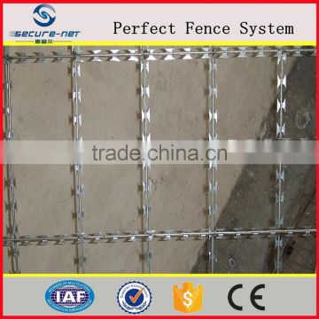 hot dipped galvanized Razor barbed wire with durability quality