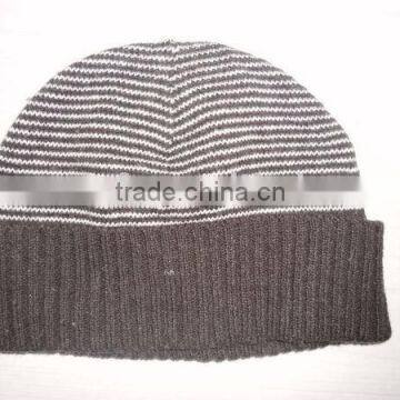 fashion lady acrylic stripe knitted hat/beanie