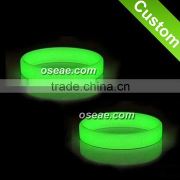 Silicone glow in the dark wristbands custom silicone bracelets