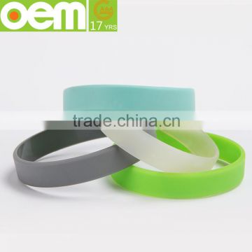 cute cheap plain silicone wristband