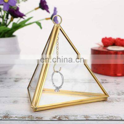 Best-selling Pyramid Gold Jewelry Box Ring Display Stand for Wedding Gift