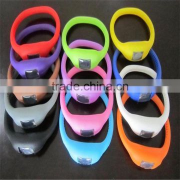Customized Various Colors Fashion SiCustomized Various Colors Fashion Silicone Watch Band for Digital Wrist Watch Broad Bracelet
