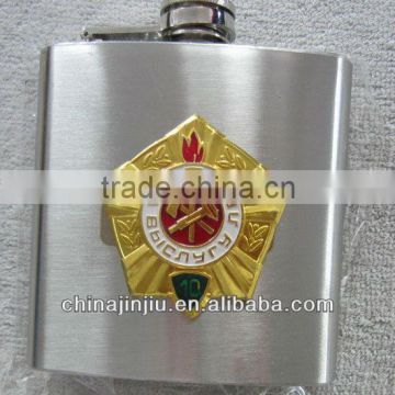 304 7oz polished stainless steel hip flask steel with logo on it