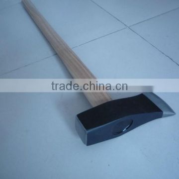 SM02 splitting maul with wood handle
