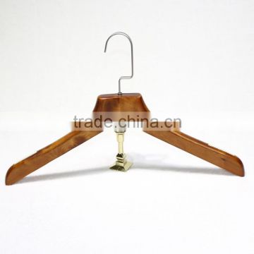 Non slip Wooden coat hanger for wholesale