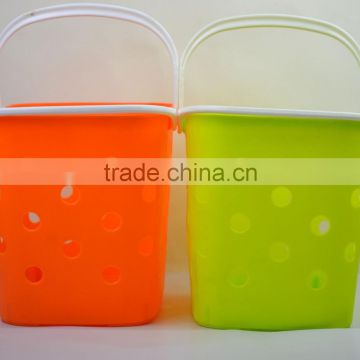 Handle plastic laundry basket