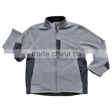 Active man softshell jacket for sports wear