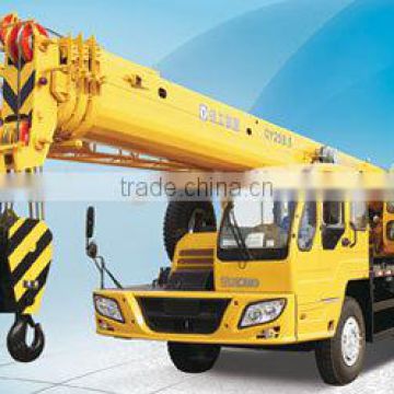 XCMG 8 ton truck mounted crane
