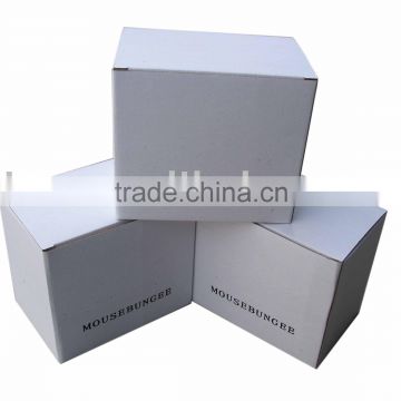 foldable white cardboard packing box