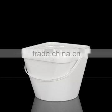 2000 ml Plastic Container (round on the bottom and square on the top)