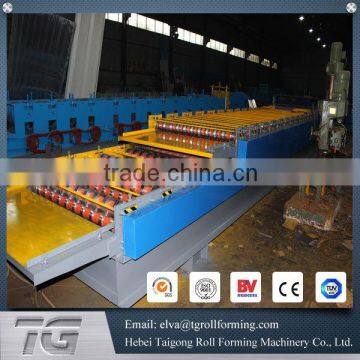 High efficiency metal roofing sheet molding machine