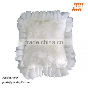 Lovely White lace plain inflatable polyester ring pillow