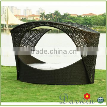Latest Design Outdoor Wicker Round Rattan Couch Sofa Antique Daybed