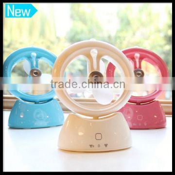 High Quality Plastic Battery Power Fan With Water Spray