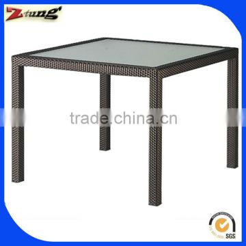 ZT-1028T aluminum rattan/wicker outdoor table with tempered glass